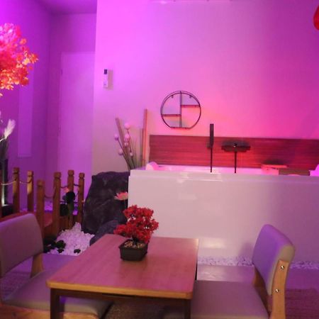 Loveroom Japon Avec Balneotherapie Tolón Exterior foto