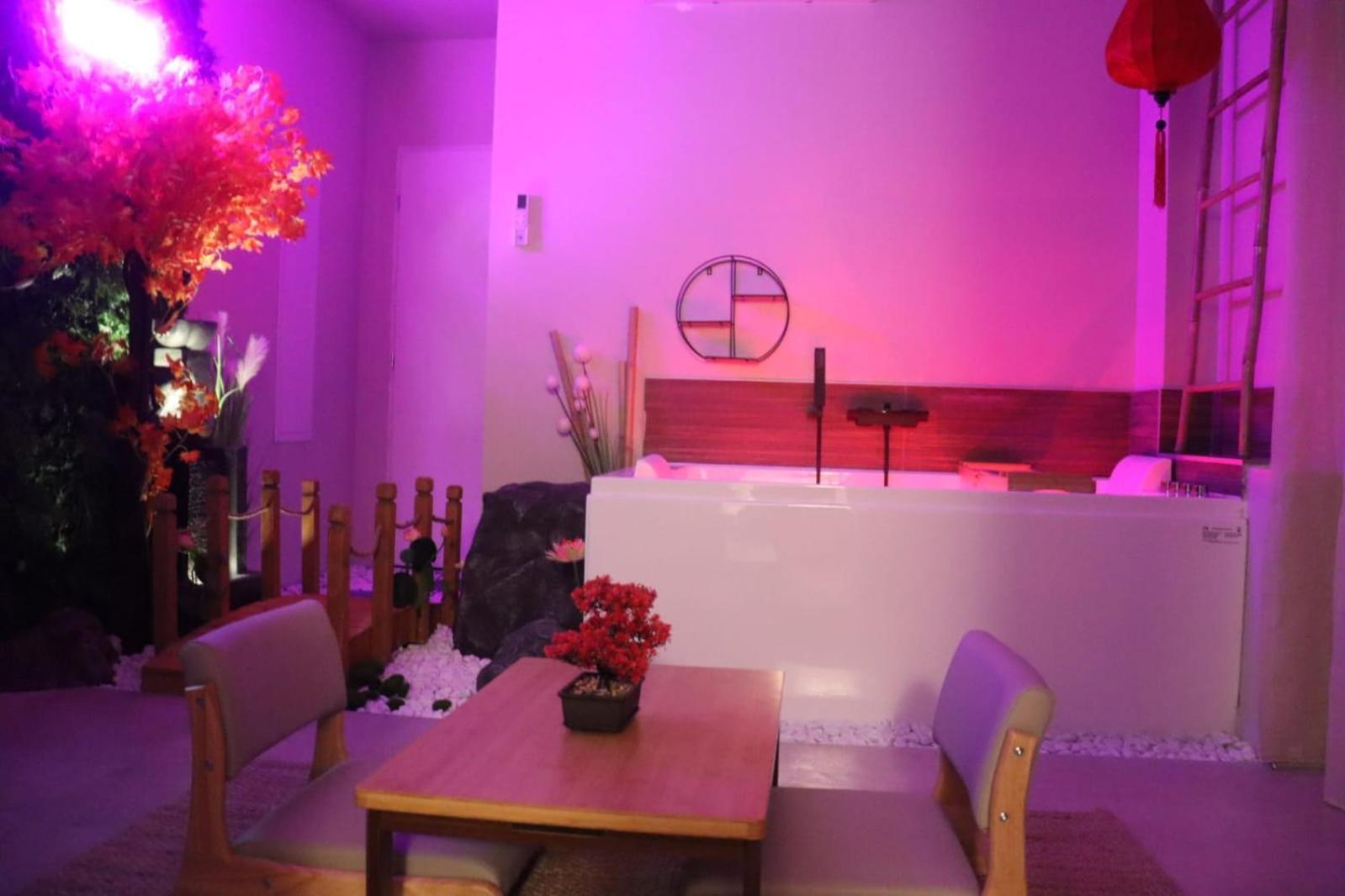 Loveroom Japon Avec Balneotherapie Tolón Exterior foto