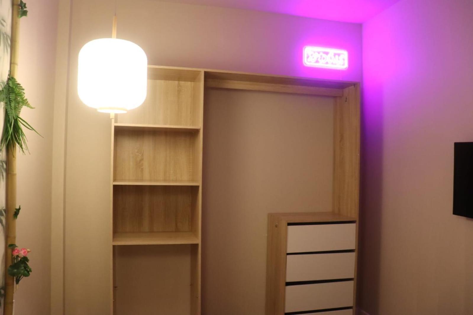 Loveroom Japon Avec Balneotherapie Tolón Exterior foto