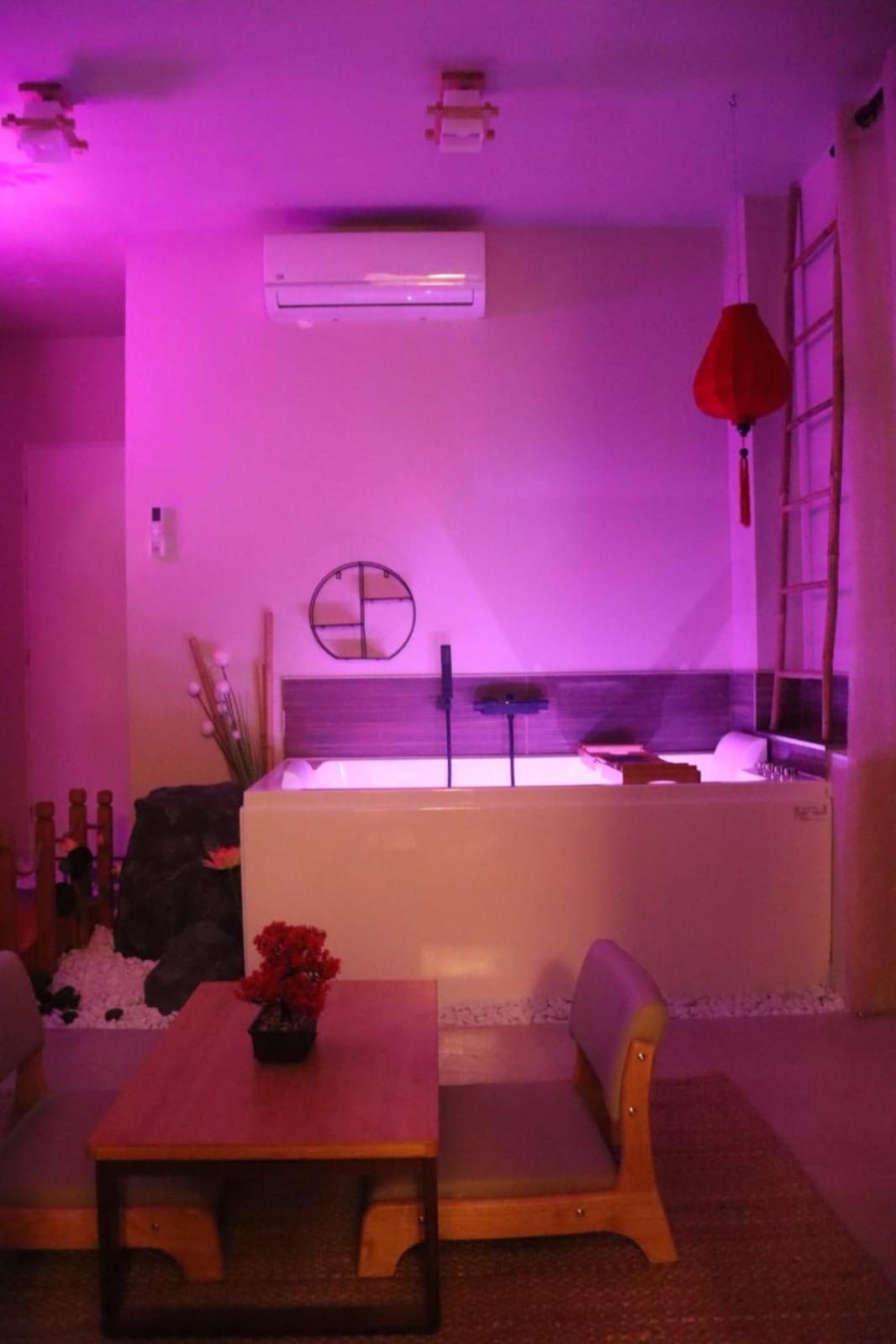 Loveroom Japon Avec Balneotherapie Tolón Exterior foto