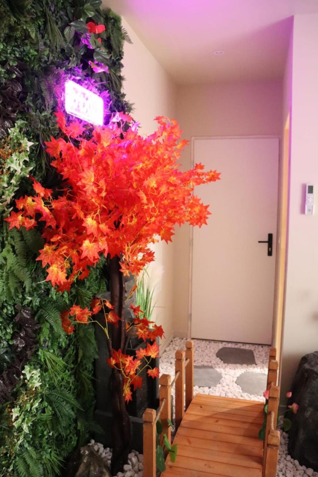 Loveroom Japon Avec Balneotherapie Tolón Exterior foto