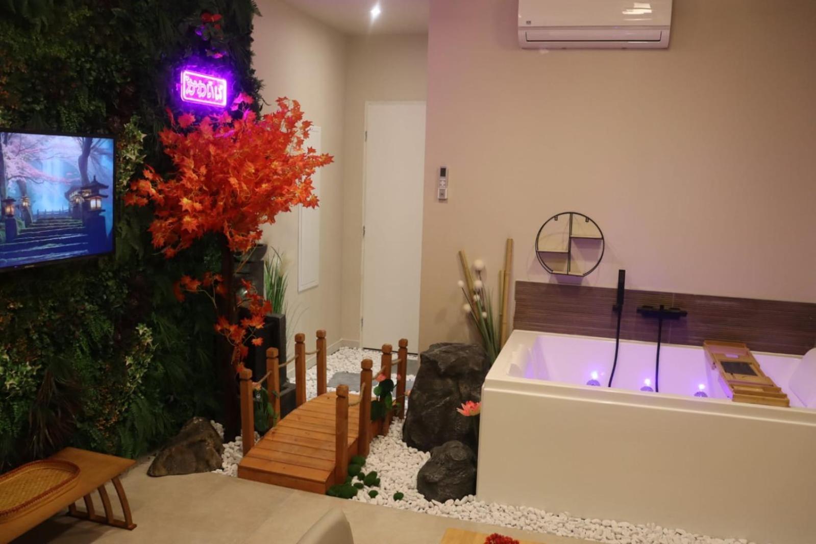 Loveroom Japon Avec Balneotherapie Tolón Exterior foto